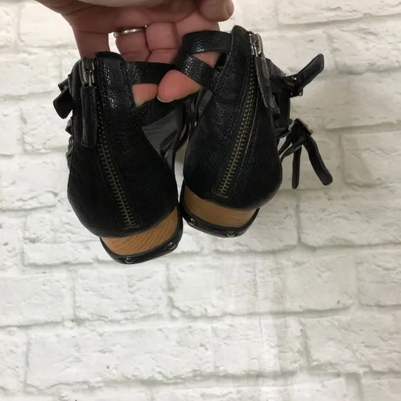 Eileen Fisher Echo leather gladiator sandals