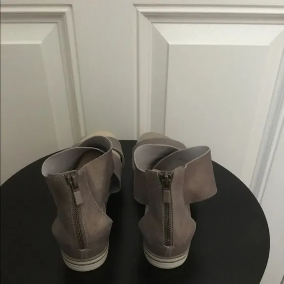 Eileen Fisher Sport Cross Cross Strap Sandals size 8