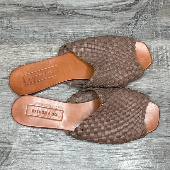 Either/Or Leather Sandals in Taupe Size 9