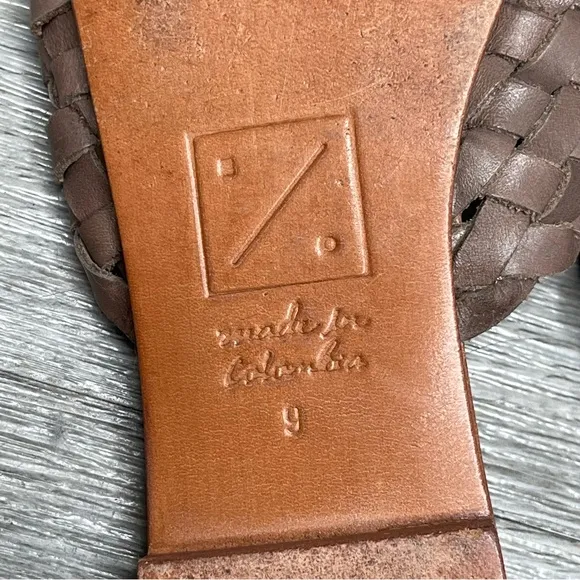 Either/Or Leather Sandals in Taupe Size 9