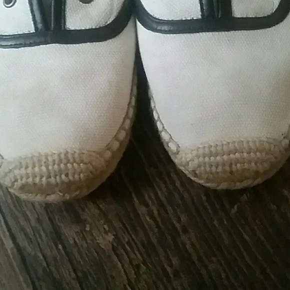 Elie Tahari  espadrilles