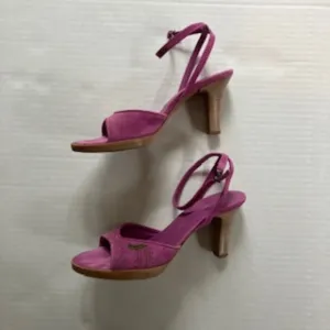 Emporio Armani Lilla   Verdone Suede sandals with ankle strap size 6
