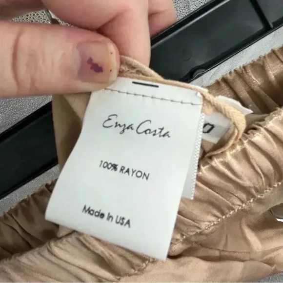 ENZA COSTA SHORTS WOMENS 0 SATIN BERMUDA WITH POCKETS DAY TO DATE NIGHT