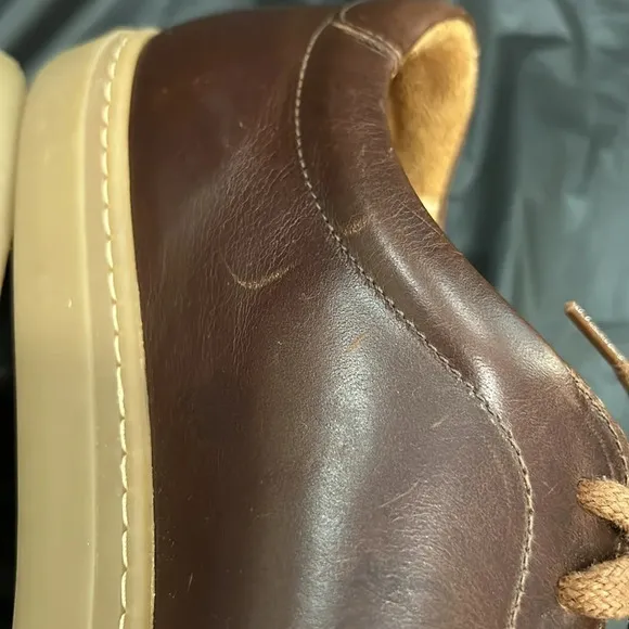 Epaulet Brown Leather Low Top Sneakers
