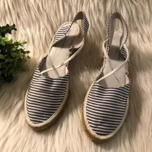 ERIC MICHAEL Sz 38 Navy/Cream Striped Espadrilles