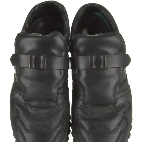 EU 40 Alexander McQueen Round Toe Low Top Sneakers
