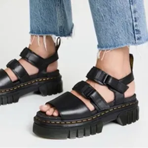 EUC Dr. Martens Ricki 3-Strap Sandals black leather platform Velcro strap
