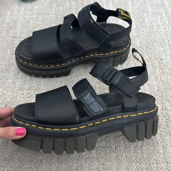 EUC Dr. Martens Ricki 3-Strap Sandals black leather platform Velcro strap