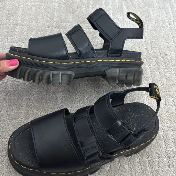 EUC Dr. Martens Ricki 3-Strap Sandals black leather platform Velcro strap