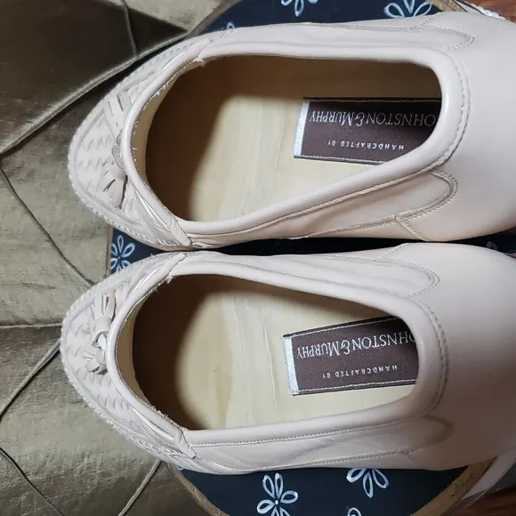 EUC- Johnston &amp; Murphy Tasseled Leather Loafers w/Woven Vamp