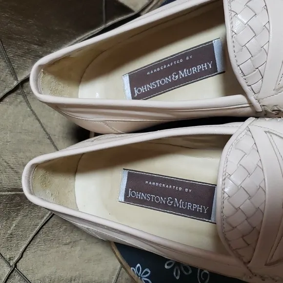 EUC- Johnston &amp; Murphy Tasseled Leather Loafers w/Woven Vamp