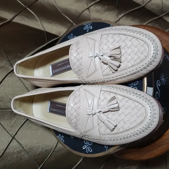 EUC- Johnston &amp; Murphy Tasseled Leather Loafers w/Woven Vamp