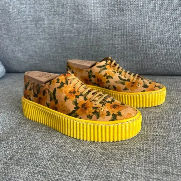 EUC PF16 Yellow Floral Platform Sneakers Size 6 Boho Grunge Creepers Chunky Sole