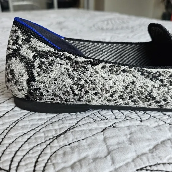 EUC Rothy’s White Python Snake Almond Loafers Flats Black Size 9