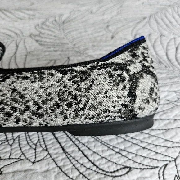 EUC Rothy’s White Python Snake Almond Loafers Flats Black Size 9