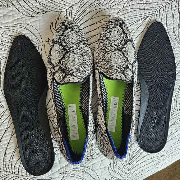 EUC Rothy’s White Python Snake Almond Loafers Flats Black Size 9