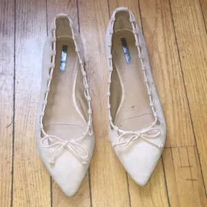 EUC ✨ tahari pointy toe ballet flats