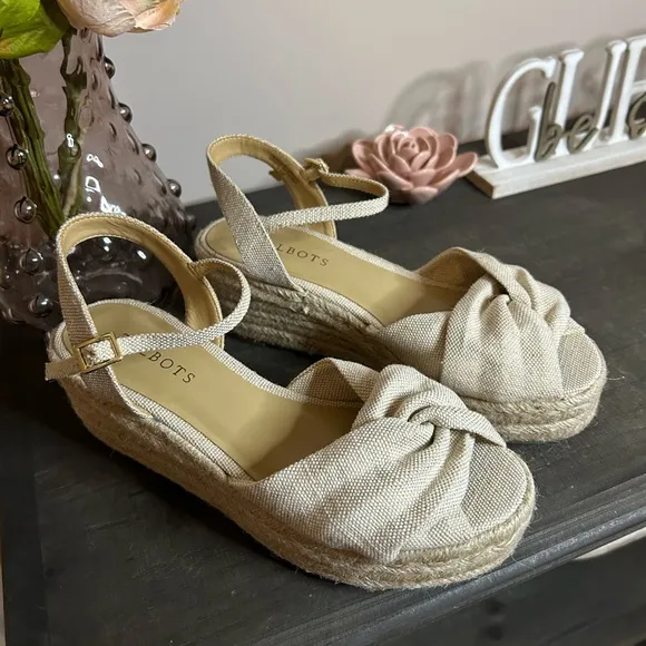 EUC Talbots Linen Espadrilles (size 7.5)