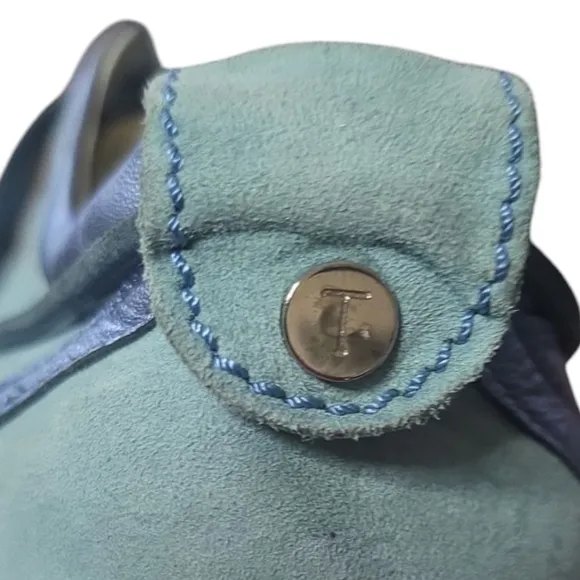 EUC Tod’s Womens Suede Sneakers