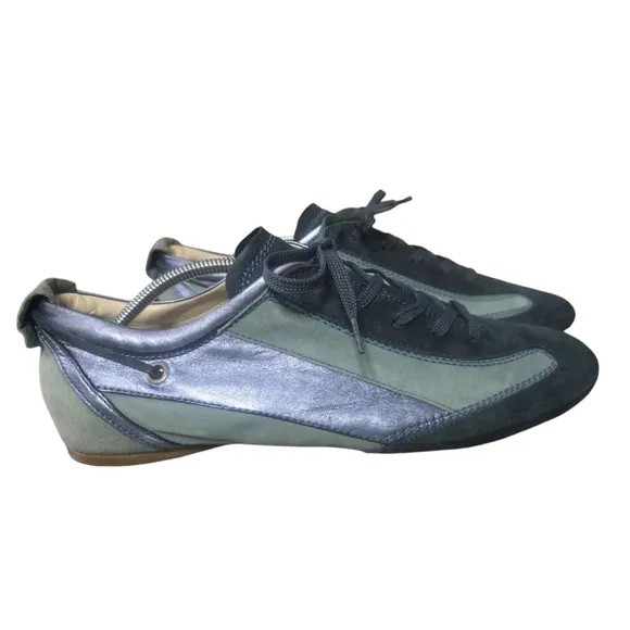EUC Tod’s Womens Suede Sneakers