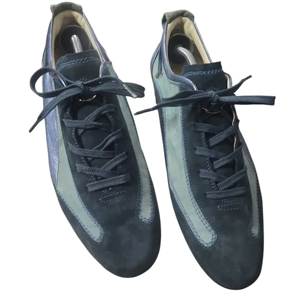 EUC Tod’s Womens Suede Sneakers