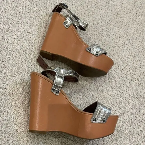 EUC Vera Wang Tan/Silver Leather Wedge Ankle Strap Sandals Size 9