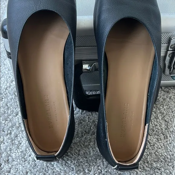 Everlane Elegant Black Leather Women's Flats. The Day Glove.