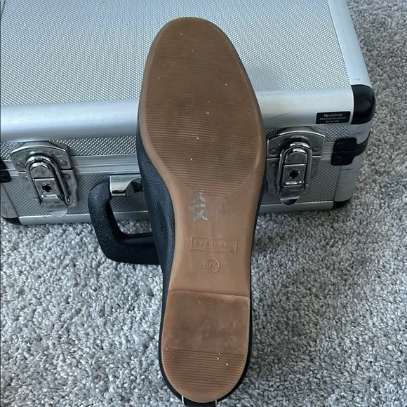Everlane Elegant Black Leather Women's Flats. The Day Glove.