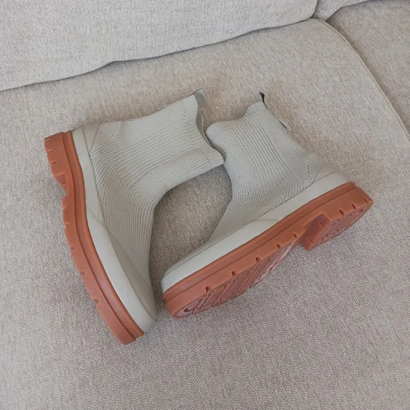 Everlane nude and tan socks combat boots