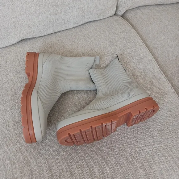 Everlane nude and tan socks combat boots