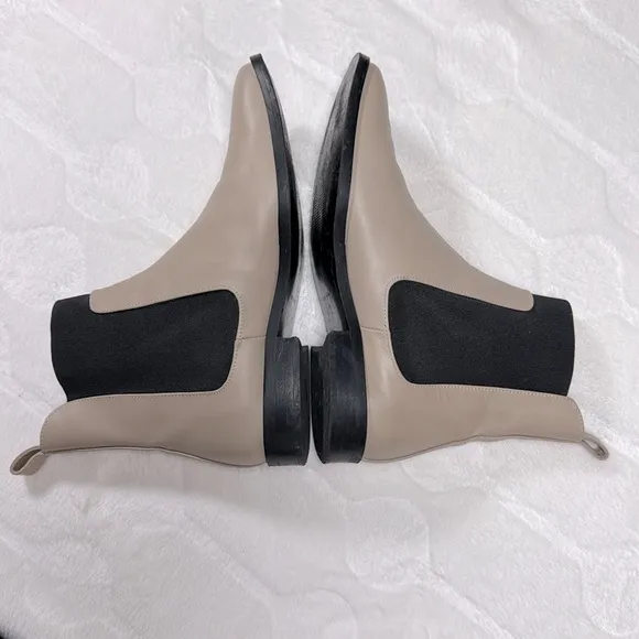 Everlane The Italian Leather Square Toe Chelsea Boots Size 9 Tan Black Color