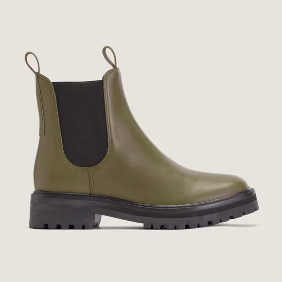 Everlane The Lug Chelsea Boot in Beech