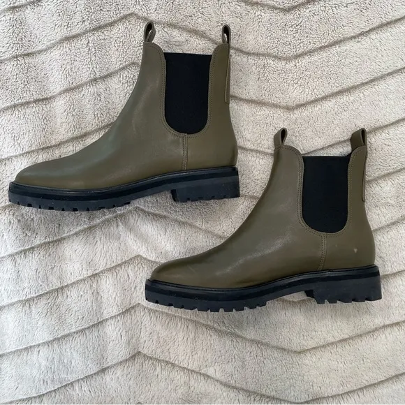 Everlane The Lug Chelsea Boot in Beech