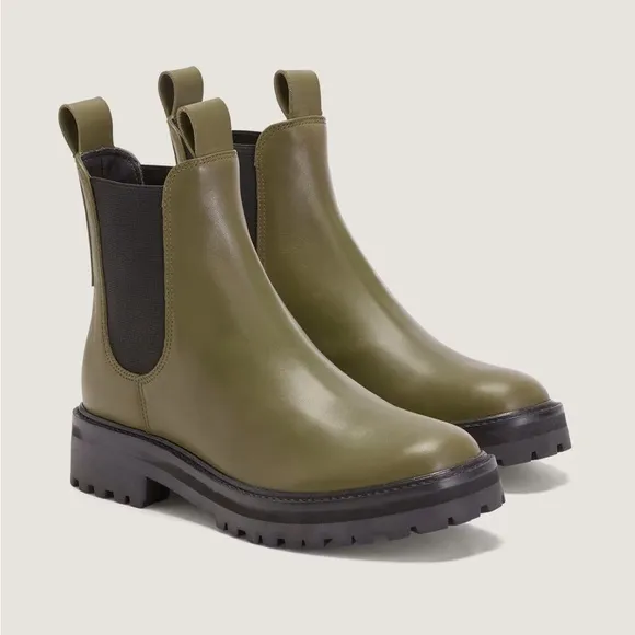 Everlane The Lug Chelsea Boot in Beech