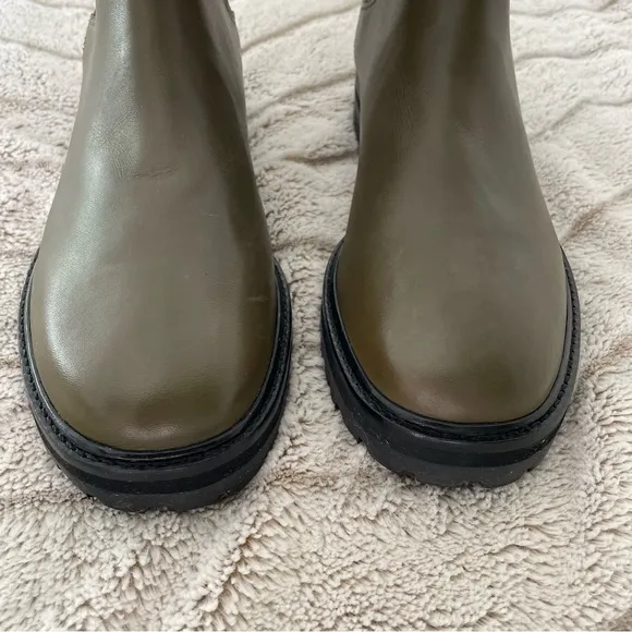 Everlane The Lug Chelsea Boot in Beech