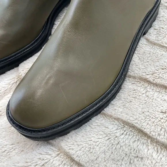 Everlane The Lug Chelsea Boot in Beech