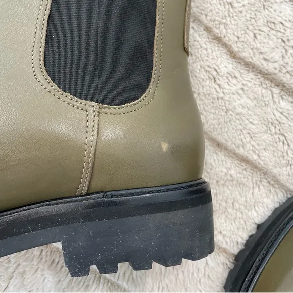 Everlane The Lug Chelsea Boot in Beech