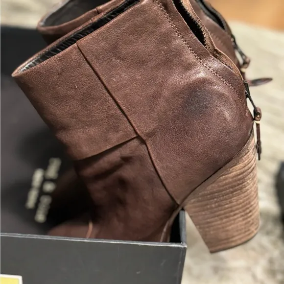 Excellent Condition -‎ Rag &amp; Bone Classic Newbury ankle boot - celeb favorite!⭐️