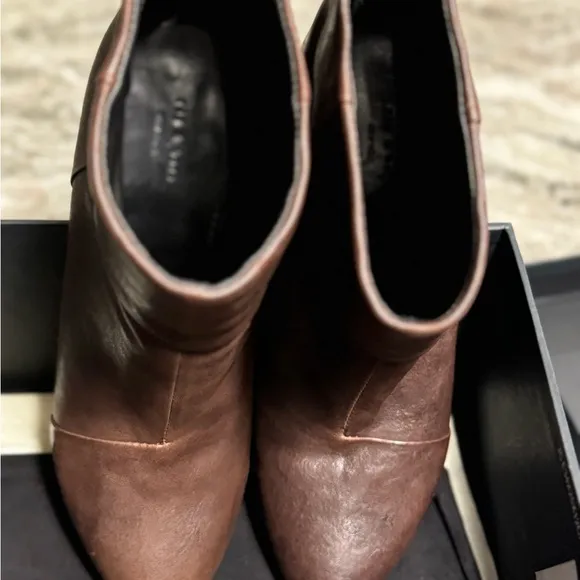 Excellent Condition -‎ Rag &amp; Bone Classic Newbury ankle boot - celeb favorite!⭐️
