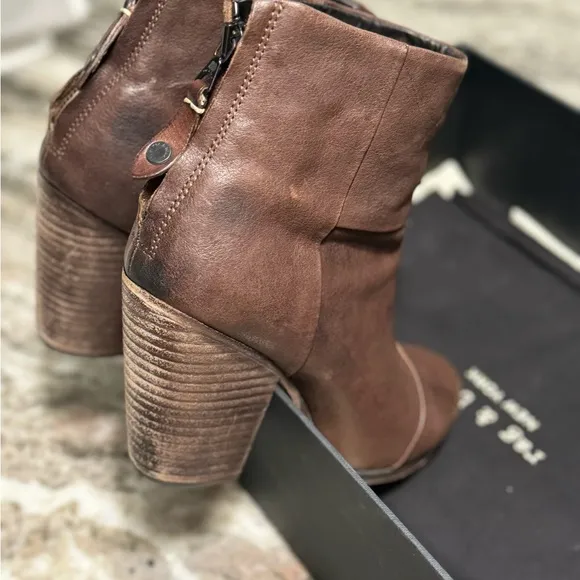 Excellent Condition -‎ Rag &amp; Bone Classic Newbury ankle boot - celeb favorite!⭐️