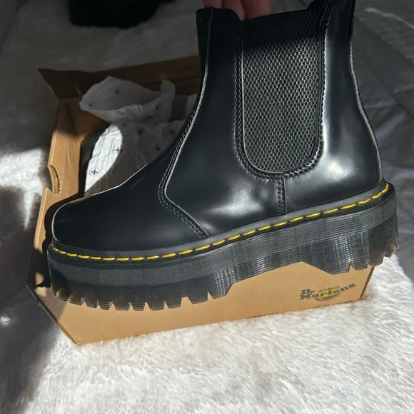 Excellent Condition Women’s Chelsea Boots by Doc Marten New without tags