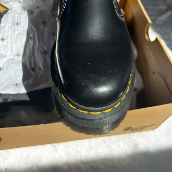 Excellent Condition Women’s Chelsea Boots by Doc Marten New without tags