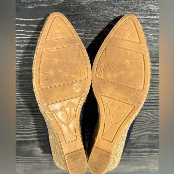 Excellent, like new condition Eric Michael “Teva” Navy Suede Espadrilles, US 7.5