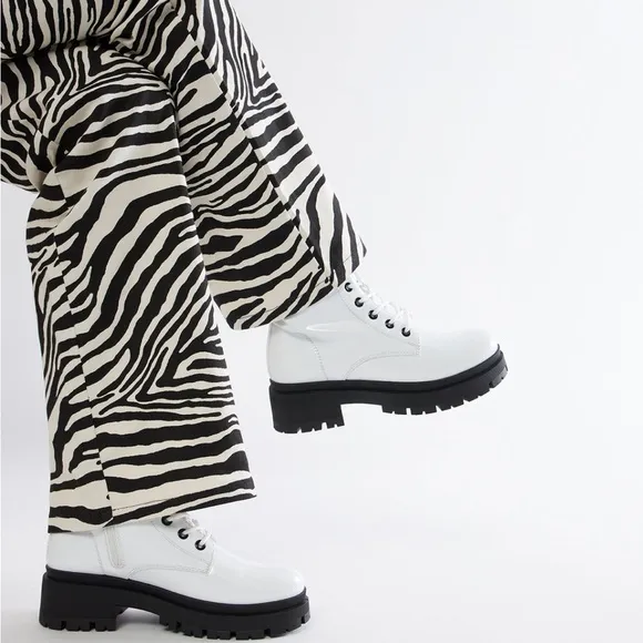 •Far From You• Buckle Combat Boots White and Black New