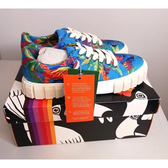 Farm Rio Blue Macaw Tropical Platform Lace Up Sneakers Size 8 NITB