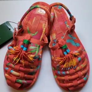 Farm Rio Tropical Tube Strap Sandals SZ 7