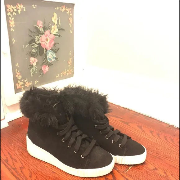 Faux fur Bettye black suede wedge boot sneaker