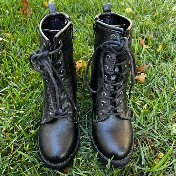 Faux Leather Women’s Heeled Lace Up Black Combat Boots Size 8