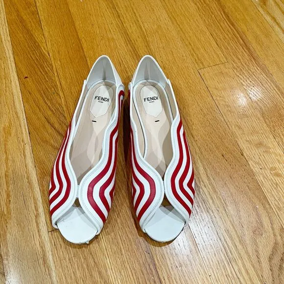 Fendi Peep Toe Summer Flats Womens Size 7.5 Red Leather Wave READ DESCRIPTION