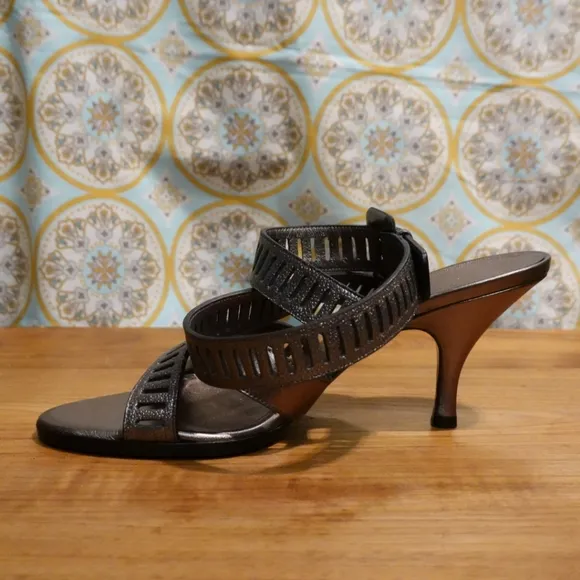 FERRAGAMO Pewter Kitten-Heeled Sandals  w/Wraparound Ankle Strap, size 7
